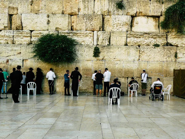 Jerusalén Israel Junio 2018 Vista Gente Desconocida Rezando Frente Muro — Foto de Stock