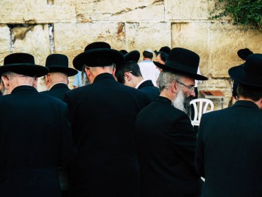 Kudüs İsrail 07 Haziran 2018 görüntülemek bilinmeyenli insanlar dua eden önü Western Wall Eski Kudüs şehri akşam