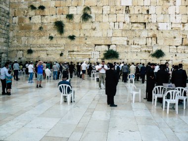 Kudüs İsrail 07 Haziran 2018 görüntülemek bilinmeyenli insanlar dua eden önü Western Wall Eski Kudüs şehri akşam