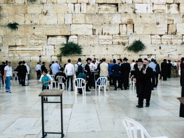 Kudüs İsrail 07 Haziran 2018 görüntülemek bilinmeyenli insanlar dua eden önü Western Wall Eski Kudüs şehri akşam