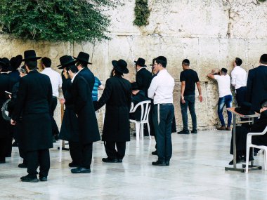 Kudüs İsrail 07 Haziran 2018 görüntülemek bilinmeyenli insanlar dua eden önü Western Wall Eski Kudüs şehri akşam