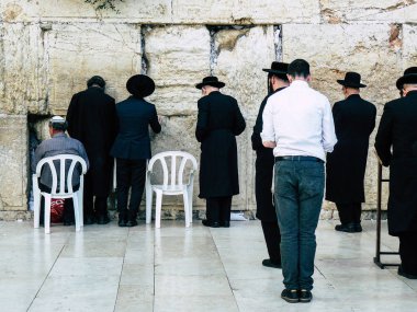 Kudüs İsrail 07 Haziran 2018 görüntülemek bilinmeyenli insanlar dua eden önü Western Wall Eski Kudüs şehri akşam
