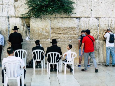 Kudüs İsrail 07 Haziran 2018 görüntülemek bilinmeyenli insanlar dua eden önü Western Wall Eski Kudüs şehri akşam