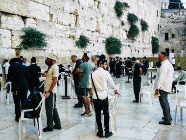Kudüs İsrail 07 Haziran 2018 görüntülemek bilinmeyenli insanlar dua eden önü Western Wall Eski Kudüs şehri akşam