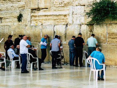 Kudüs İsrail 07 Haziran 2018 görüntülemek bilinmeyenli insanlar dua eden önü Western Wall Eski Kudüs şehri akşam