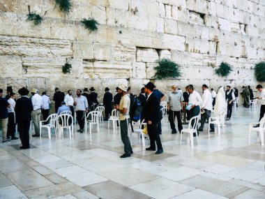 Kudüs İsrail 07 Haziran 2018 görüntülemek bilinmeyenli insanlar dua eden önü Western Wall Eski Kudüs şehri akşam