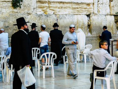 Kudüs İsrail 07 Haziran 2018 görüntülemek bilinmeyenli insanlar dua eden önü Western Wall Eski Kudüs şehri akşam