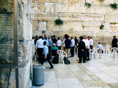 Kudüs İsrail 07 Haziran 2018 görüntülemek bilinmeyenli insanlar dua eden önü Western Wall Eski Kudüs şehri akşam
