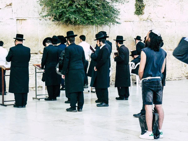 Kudüs İsrail 07 Haziran 2018 görüntülemek bilinmeyenli insanlar dua eden önü Western Wall Eski Kudüs şehri akşam