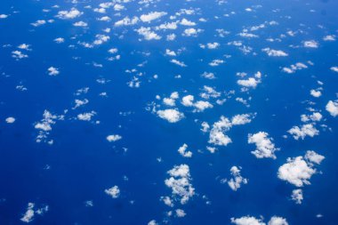 öğleden sonra 10.000 feet irtifada Akdeniz'in havadan görünümü
