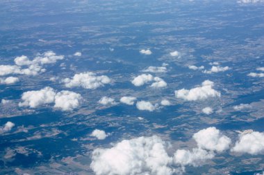 Fransa ve İtalya arasında Mont Blanc massif öğleden sonra 10.000 feet irtifada hava görünümünü