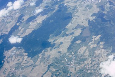 Fransa ve İtalya arasında Mont Blanc massif öğleden sonra 10.000 feet irtifada hava görünümünü