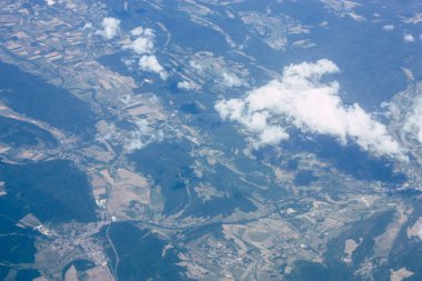 Fransa ve İtalya arasında Mont Blanc massif öğleden sonra 10.000 feet irtifada hava görünümünü