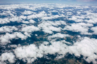 Fransa ve İtalya arasında Mont Blanc massif öğleden sonra 10.000 feet irtifada hava görünümünü