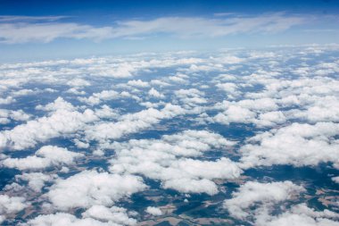 Fransa ve İtalya arasında Mont Blanc massif öğleden sonra 10.000 feet irtifada hava görünümünü