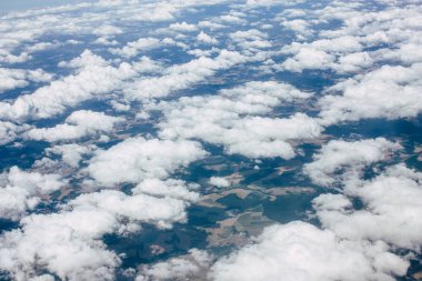 Fransa ve İtalya arasında Mont Blanc massif öğleden sonra 10.000 feet irtifada hava görünümünü