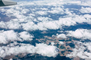 Fransa ve İtalya arasında Mont Blanc massif öğleden sonra 10.000 feet irtifada hava görünümünü