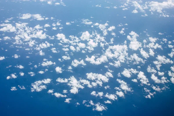 öğleden sonra 10.000 feet irtifada Akdeniz'in havadan görünümü