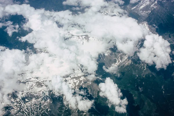 Fransa ve İtalya arasında Mont Blanc massif öğleden sonra 10.000 feet irtifada hava görünümünü