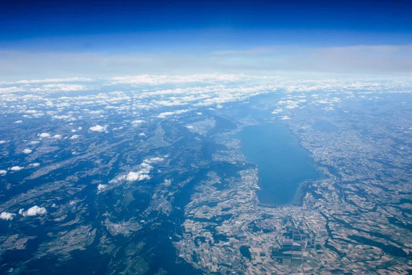 午後には 000 フィートの高度でフランスとイタリアのモンブラン山群の空撮 — ストック写真