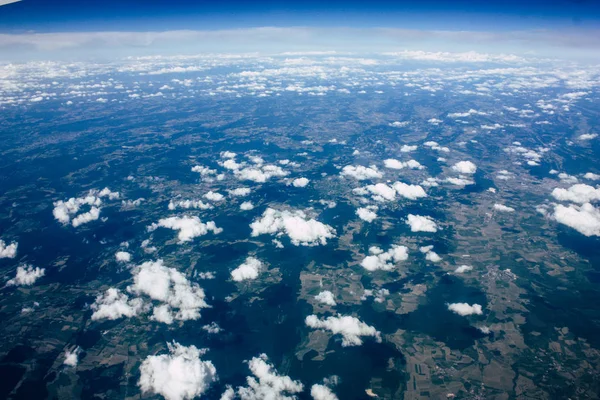 在法国和意大利之间的鸟瞰地块在1万英尺高空在下午 — 图库照片