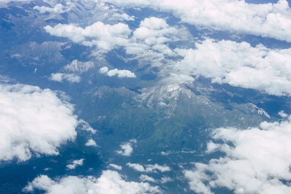 Fransa ve İtalya arasında Mont Blanc massif öğleden sonra 10.000 feet irtifada hava görünümünü