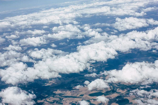 Fransa ve İtalya arasında Mont Blanc massif öğleden sonra 10.000 feet irtifada hava görünümünü