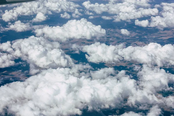 Fransa ve İtalya arasında Mont Blanc massif öğleden sonra 10.000 feet irtifada hava görünümünü