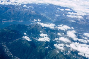 Fransa ve İtalya arasında Mont Blanc massif öğleden sonra 10.000 feet irtifada hava görünümünü