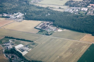 Öğleden sonra 10.000 feet irtifada Fransa Paris yakınlarındaki Fransa kırsal Fransa 29 Haziran 2018 havadan görünümü