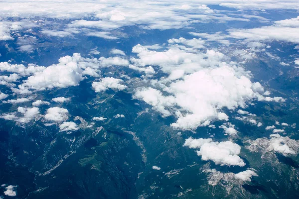 Fransa ve İtalya arasında Mont Blanc massif öğleden sonra 10.000 feet irtifada hava görünümünü