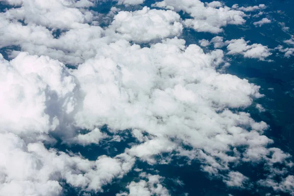 Fransa ve İtalya arasında Mont Blanc massif öğleden sonra 10.000 feet irtifada hava görünümünü