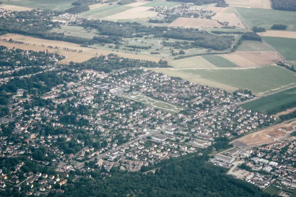 Öğleden sonra 10.000 feet irtifada Paris Fransa yakınındaki binaların Fransa 29 Haziran 2018 havadan görünümü