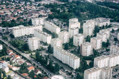 Öğleden sonra 10.000 feet irtifada Paris Fransa yakınındaki binaların Fransa 29 Haziran 2018 havadan görünümü