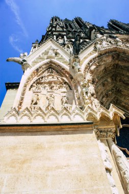 Reims Fransa 16 Temmuz 2018 öğleden sonra Notre Dame Katedrali'nin Reims cephe dış görünümünü