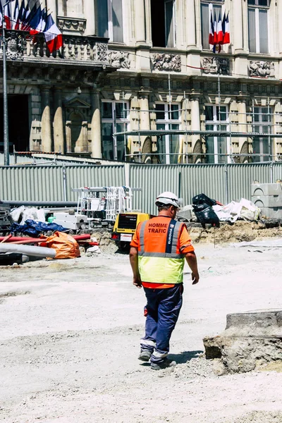 Reims Francia Julio 2018 Vista Personas Desconocidas Trabajando Una Obra — Foto de Stock