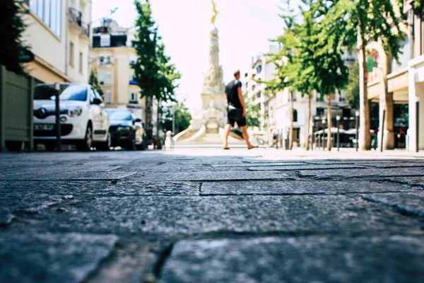 Reims Francia Julio 2018 Vista Gente Desconocida Caminando Por Calle — Foto de Stock
