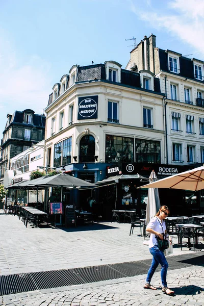 Reims Frankrijk Juli 2018 Weergave Van Onbekende Mensen Lopen Straat — Stockfoto