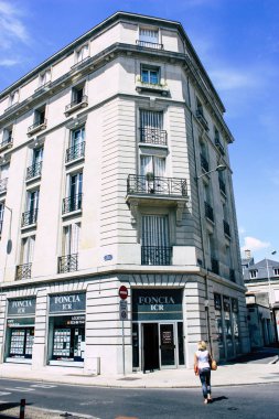 Reims Fransa 16 Temmuz 2018 görünümü bilinmeyen insan öğleden sonra Reims sokakta yürürken