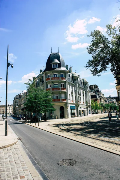 Reims Francia Julio 2018 Vista Gente Desconocida Caminando Por Calle — Foto de Stock