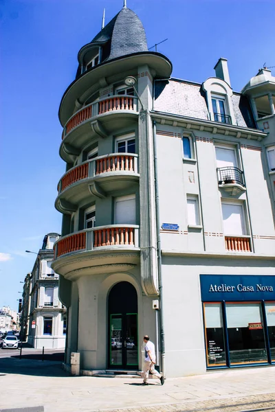 Reims Francia Julio 2018 Vista Gente Desconocida Caminando Por Calle —  Fotos de Stock