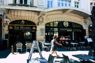 Reims Fransa 16 Temmuz 2018 görünümü bilinmeyen insan öğleden sonra Reims sokakta yürürken