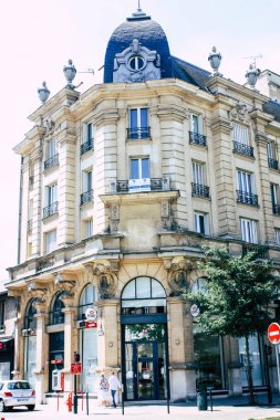 Reims Fransa 16 Temmuz 2018 görünümü bilinmeyen insan öğleden sonra Reims sokakta yürürken