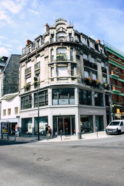 Reims Fransa 16 Temmuz 2018 görünümü bilinmeyen insan öğleden sonra Reims sokakta yürürken