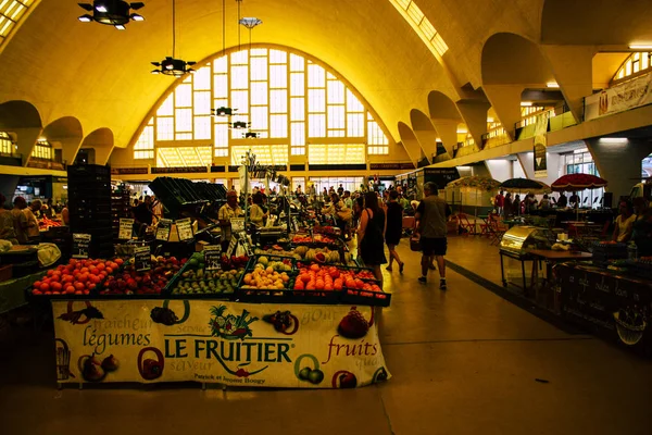 Reims Frankrike Juli 2018 Visa Okända Människor Shopping Reims Marknaden — Stockfoto