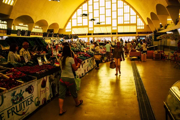 Reims Frankrike Juli 2018 Visa Okända Människor Shopping Reims Marknaden — Stockfoto