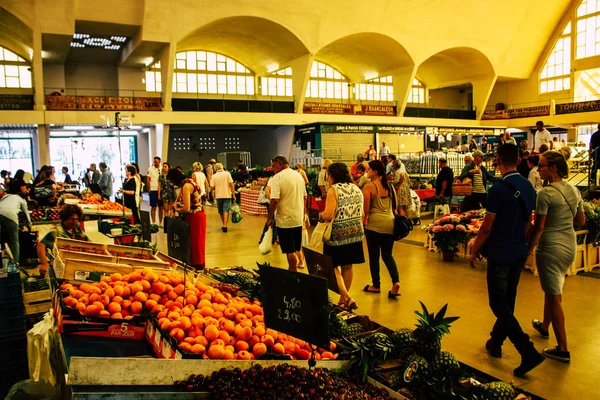 Reims Francia Julio 2018 Vista Gente Desconocida Comprando Mercado Reims —  Fotos de Stock