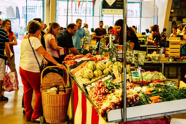 Reims Frankrike Juli 2018 Visa Okända Människor Shopping Reims Marknaden — Stockfoto