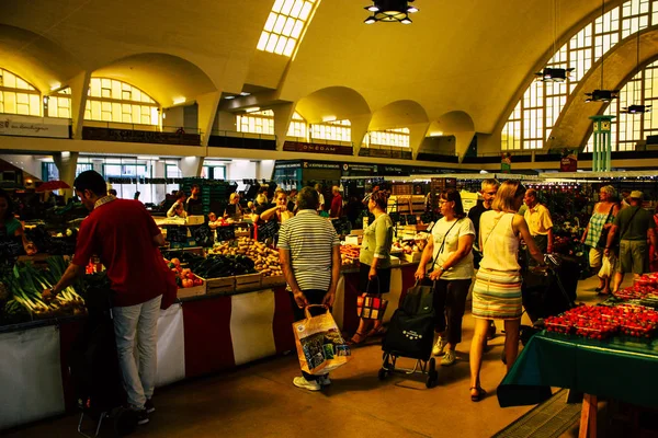 Reims Francia Julio 2018 Vista Gente Desconocida Comprando Mercado Reims —  Fotos de Stock