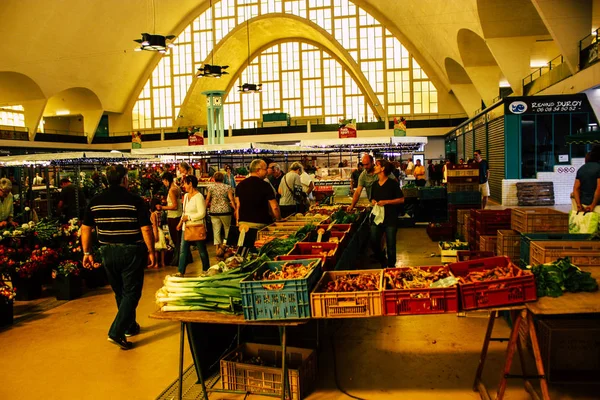 Reims Francia Julio 2018 Vista Gente Desconocida Comprando Mercado Reims — Foto de Stock